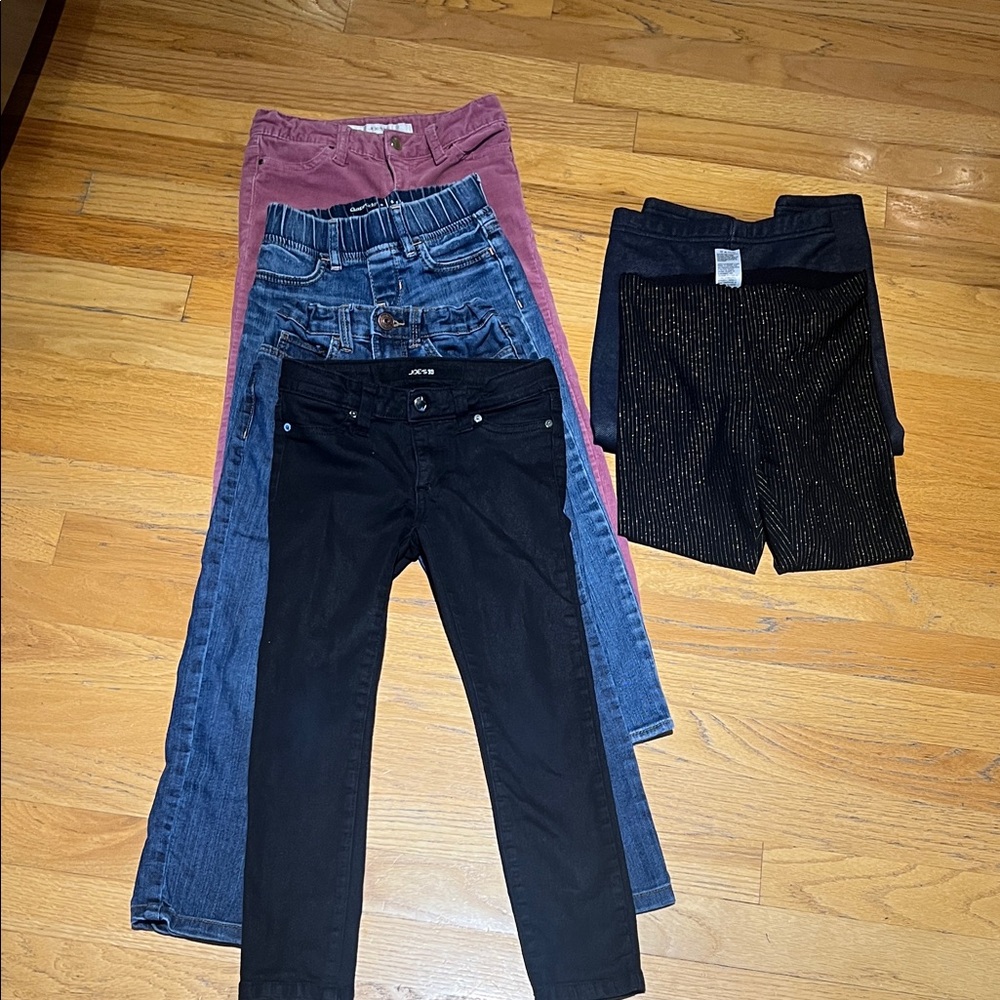 A lot of 6 pants/jeans. Size 6. GUC